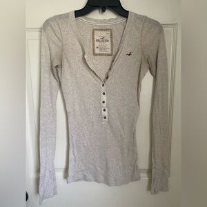 Hollister Women's cream Henley long sleeve M